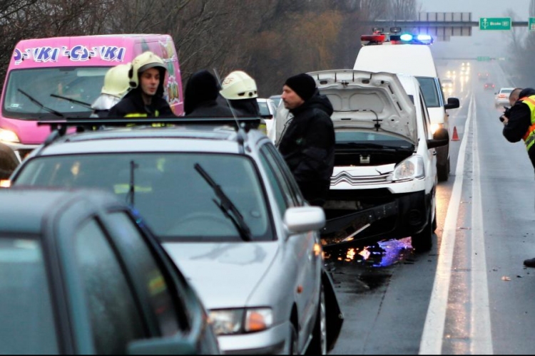 Három autó karambolozott Fehérvár közelében