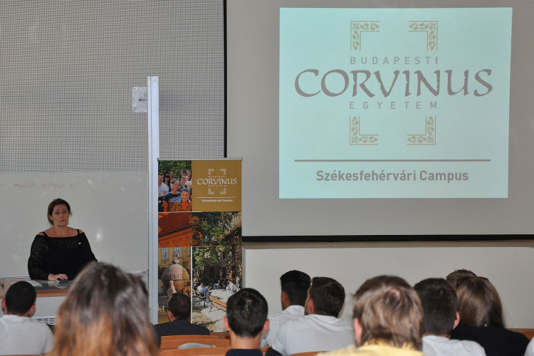 Beiratkoztak a Corvinus Egyetem székesfehérvári campusának elsőéves hallgatói