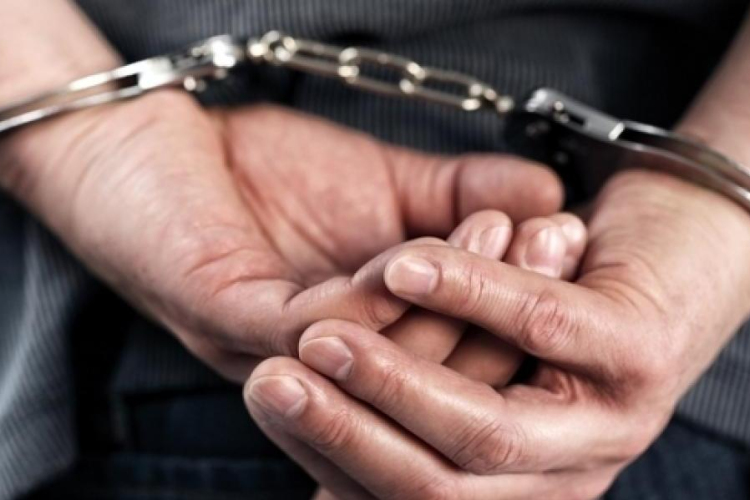 A fehérvári Piac téren verte össze élettársát egy férfi