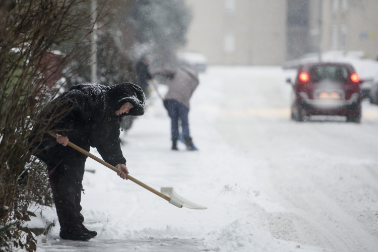 Havazás, hófúvás és ónos eső miatt adtak ki figyelmeztetéseket