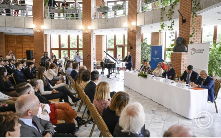 Maruzsa Zoltán: a magyar oktatási eredmények meghaladják a világ elitklubjának átlagát