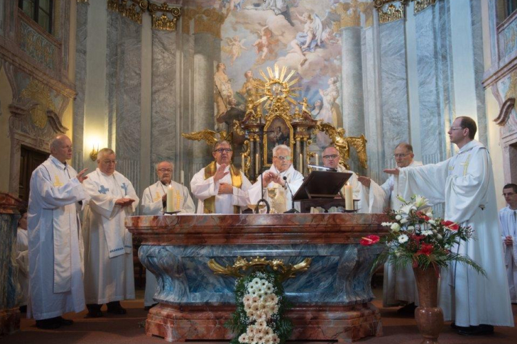 Rubinmise – 70 esztendeje szentelték pappá Ujfalussy Ottó ciszterci atyát