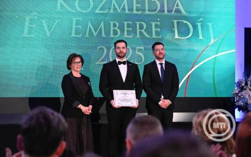 Kapu Tibor átvette a Közmédia Év Embere Díját