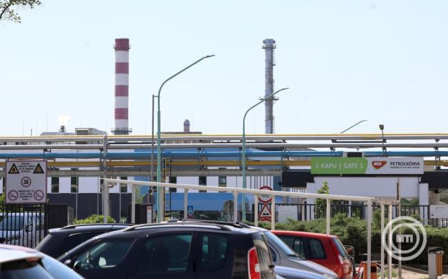 Mol: zavartalan a hazai kerozinellátás, biztosított a repülőterek működése